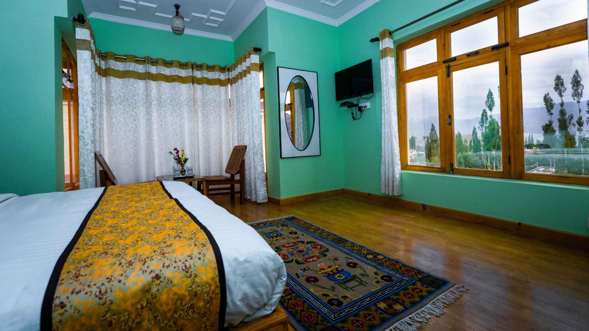 Hotel Om Ladakh Leh Extérieur photo