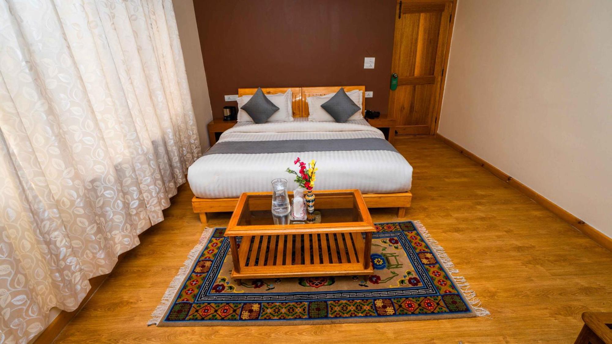 Hotel Om Ladakh Leh Extérieur photo