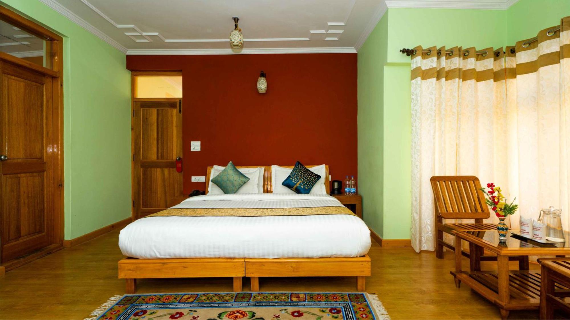 Hotel Om Ladakh Leh Extérieur photo