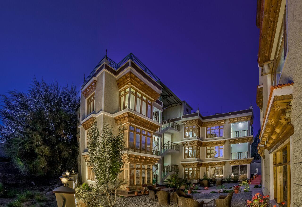 Hotel Om Ladakh Leh Extérieur photo
