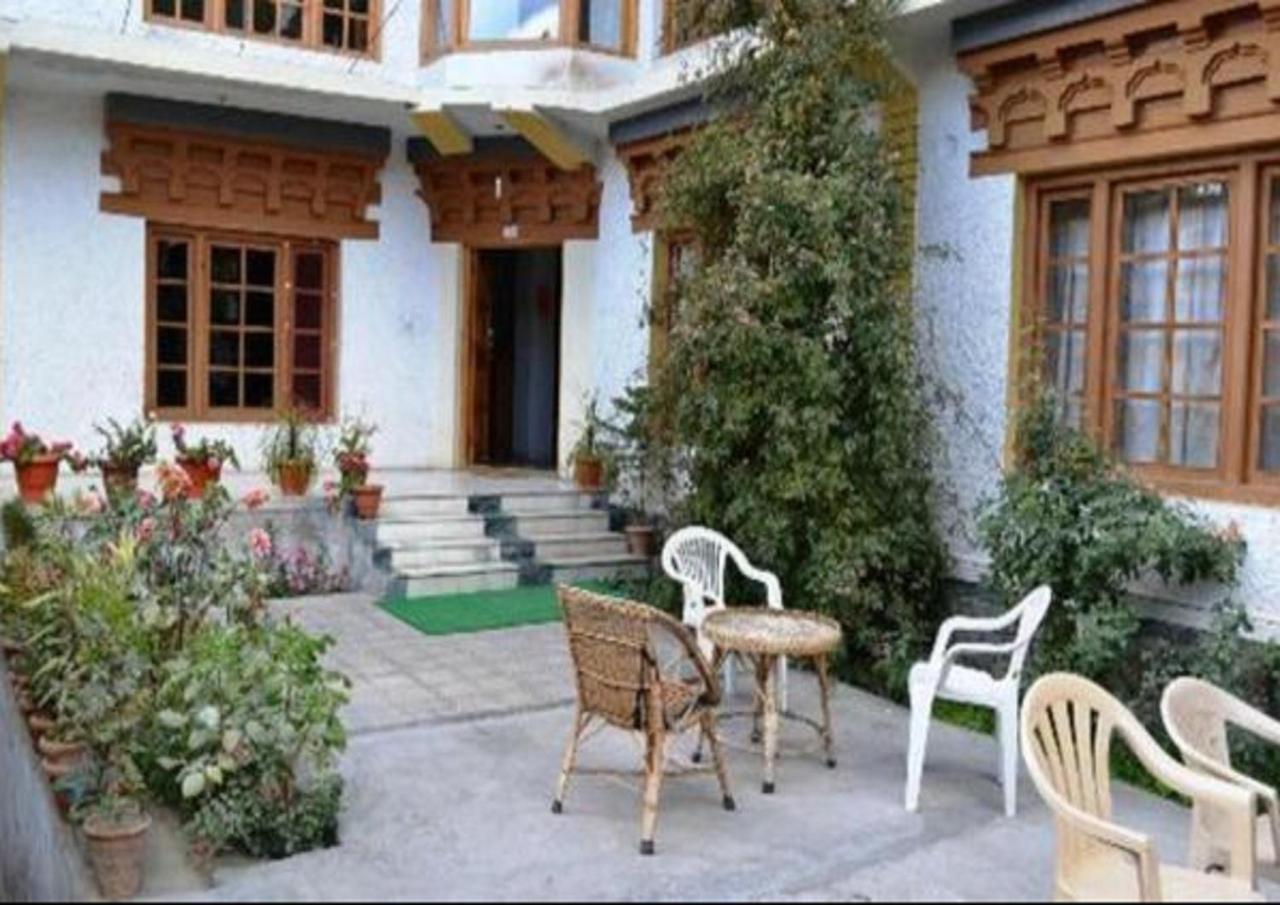 Hotel Om Ladakh Leh Extérieur photo
