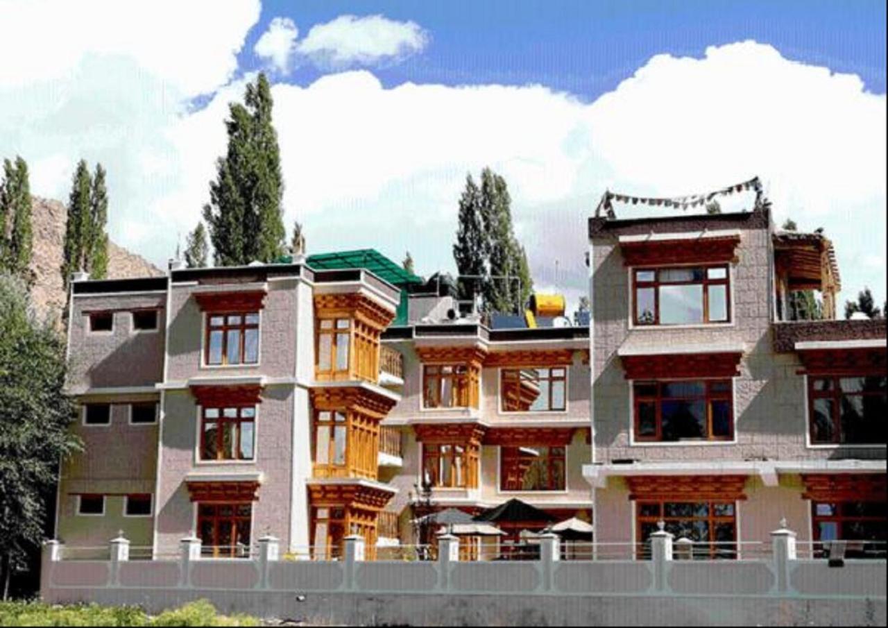 Hotel Om Ladakh Leh Extérieur photo