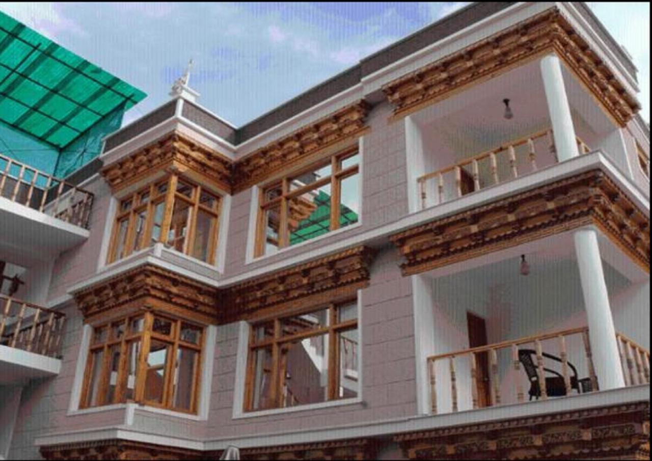 Hotel Om Ladakh Leh Extérieur photo