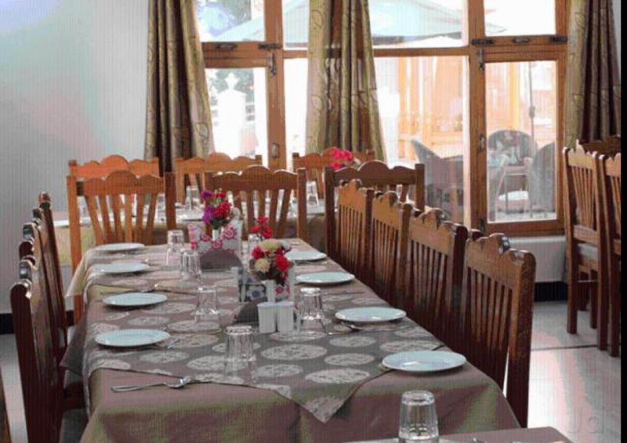 Hotel Om Ladakh Leh Extérieur photo