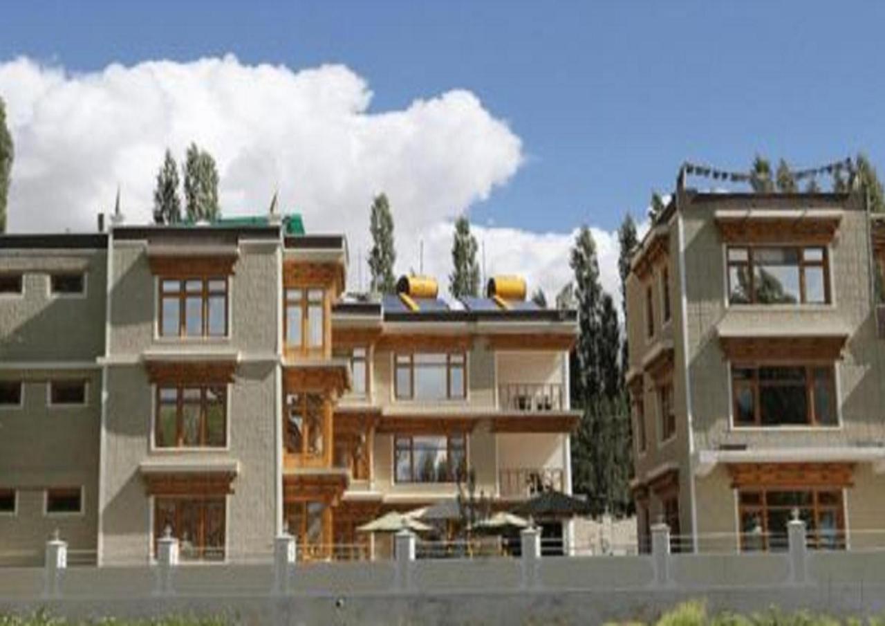 Hotel Om Ladakh Leh Extérieur photo