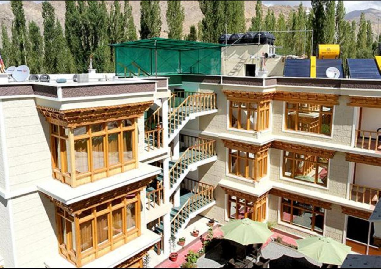 Hotel Om Ladakh Leh Extérieur photo