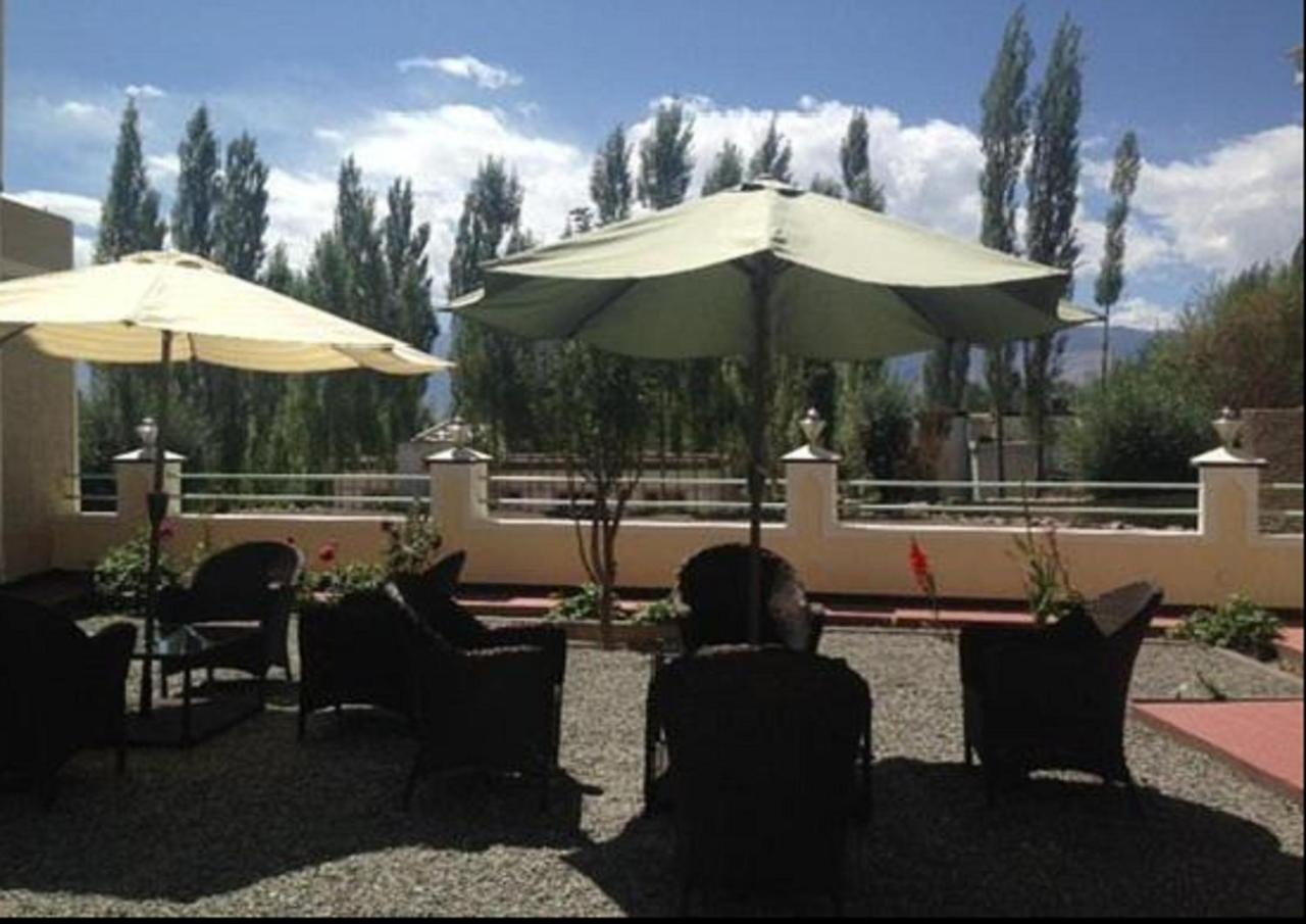 Hotel Om Ladakh Leh Extérieur photo